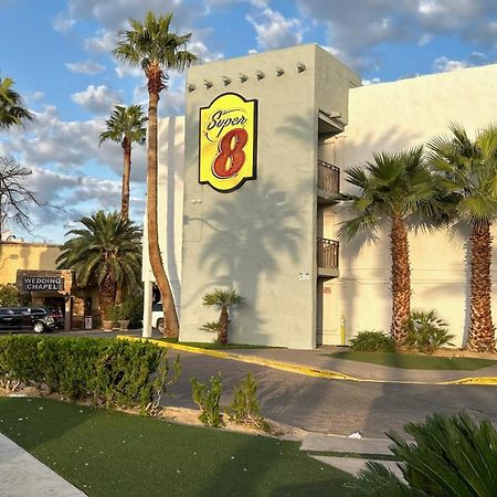 Super 8 By Wyndham Las Vegas North Strip/Fremont St. Area Exterior photo