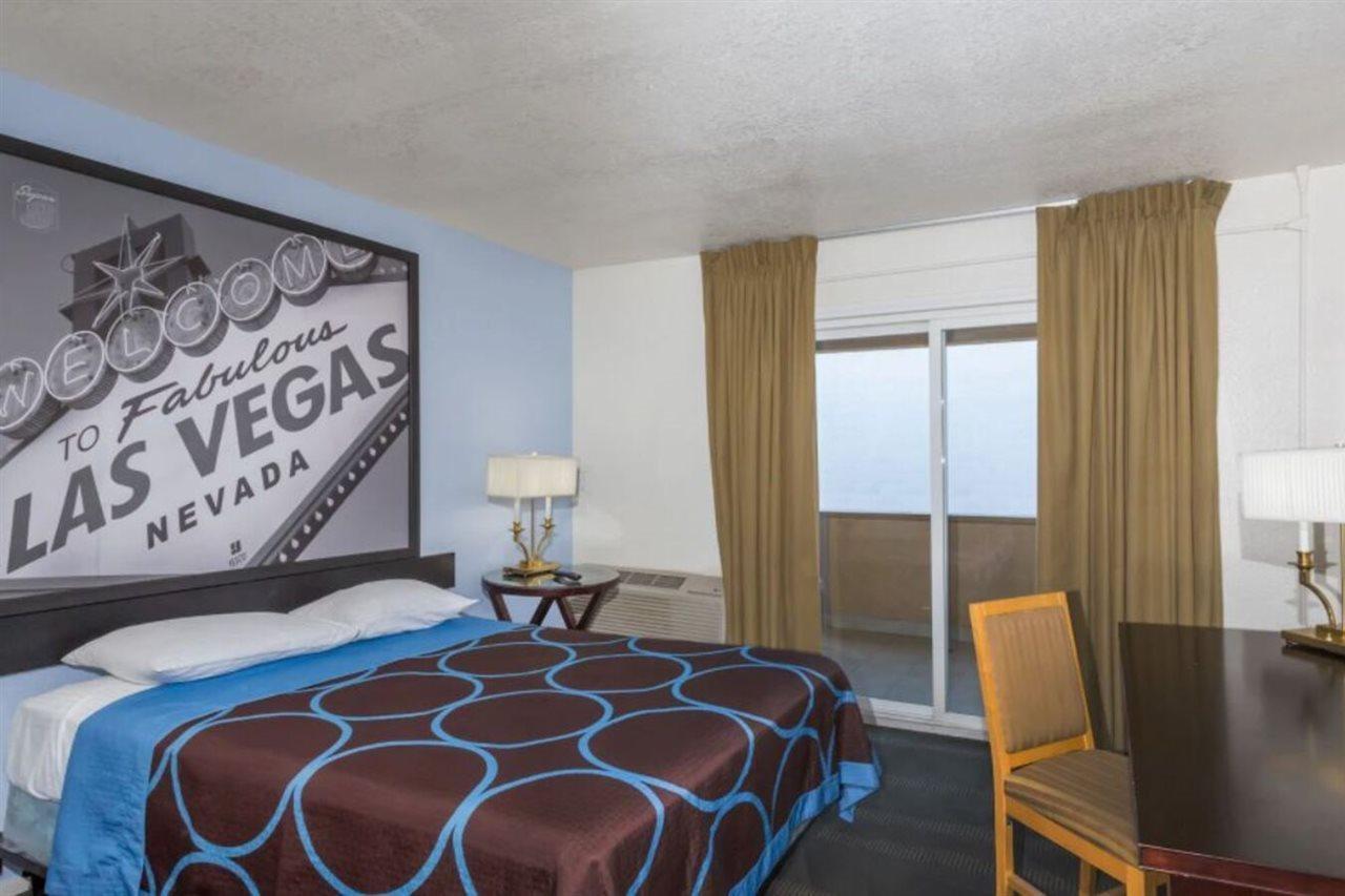 Super 8 By Wyndham Las Vegas North Strip/Fremont St. Area Exterior photo